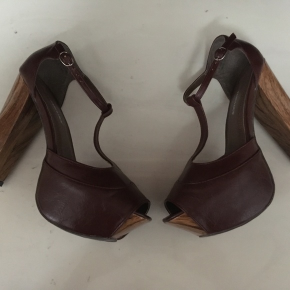 Pumps - Picture 3 of 6